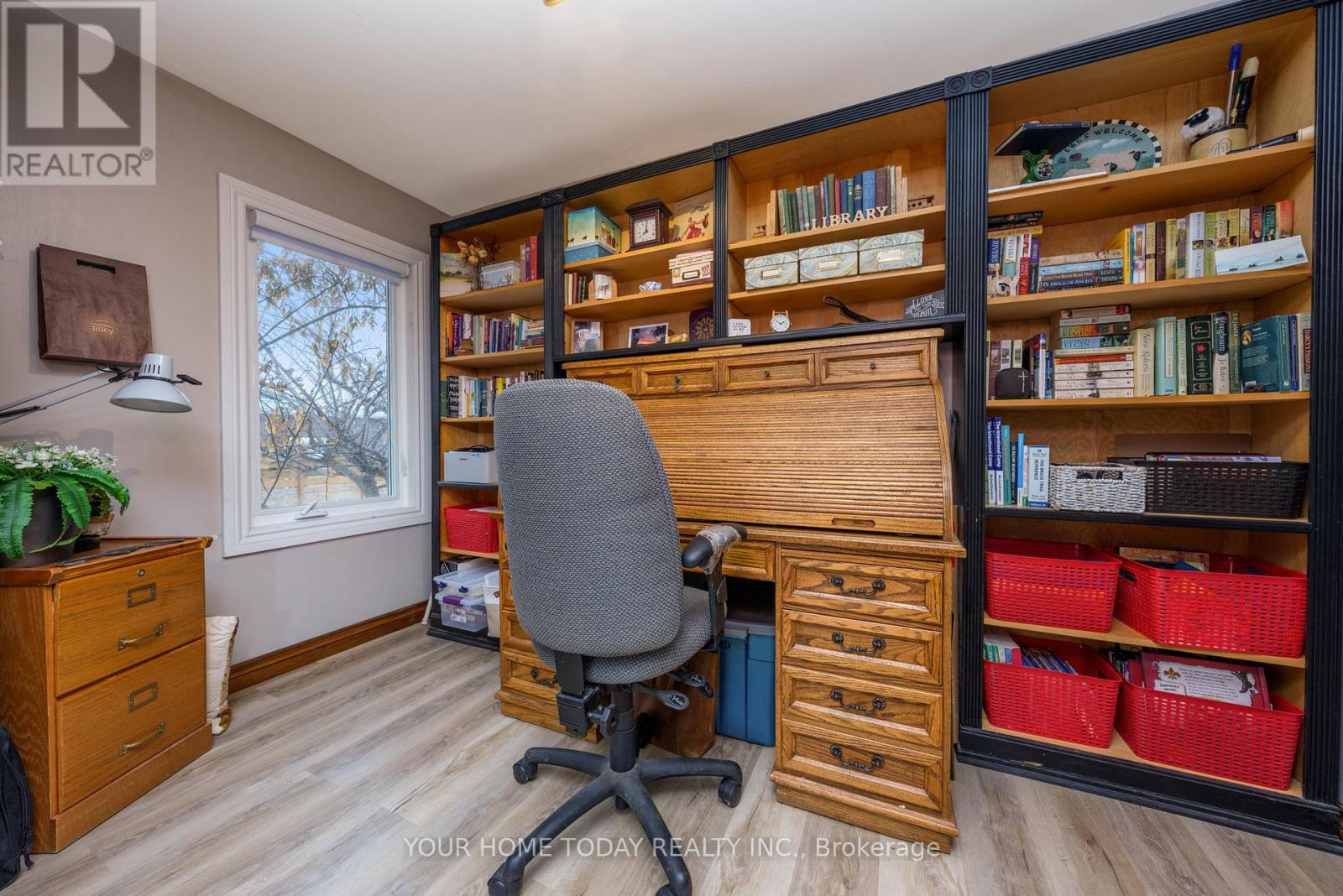 20 Elgin Street, Halton Hills (Georgetown), Ontario  L7G 3M3 - Photo 8 - W13487770
