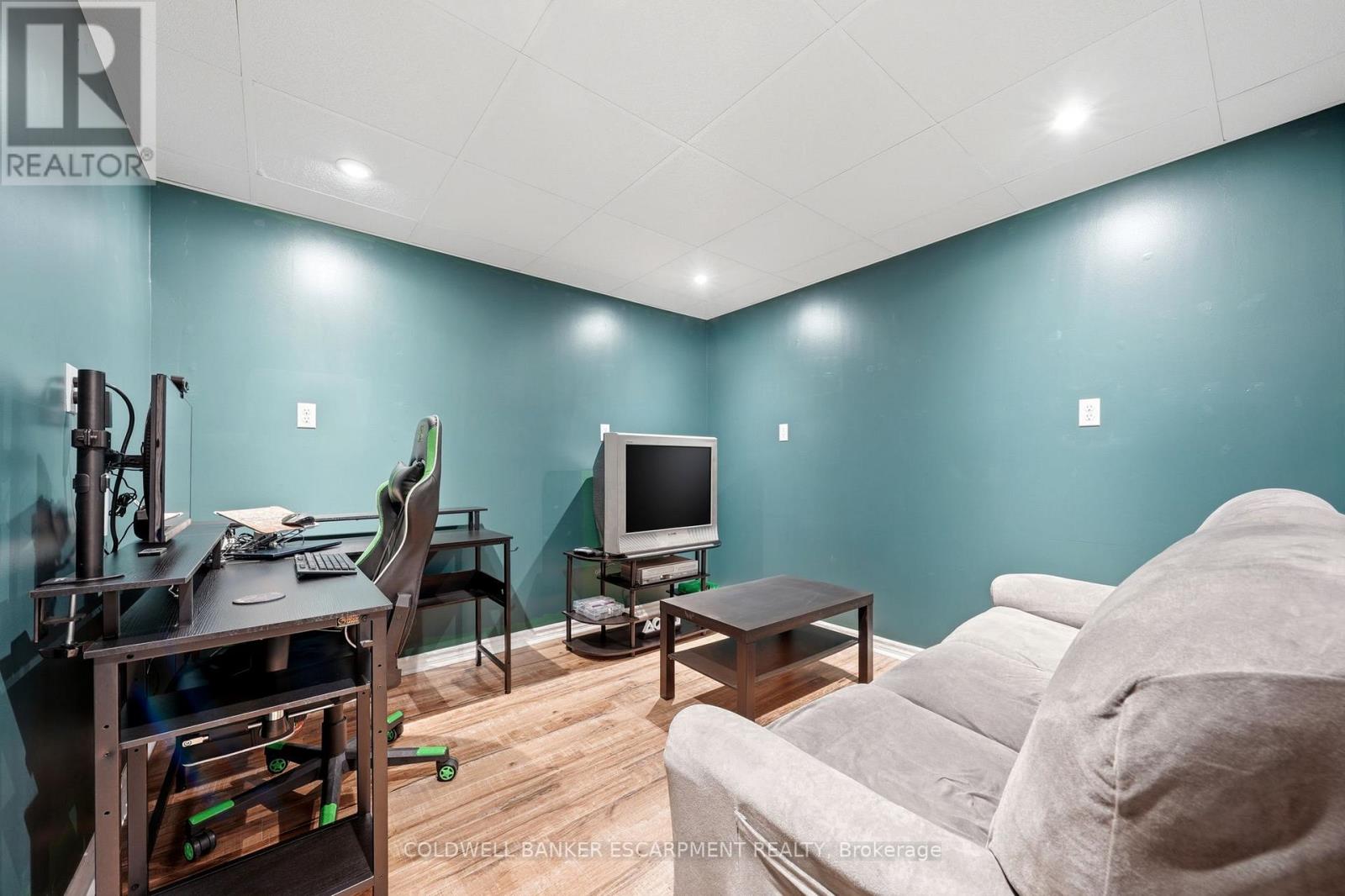 58 Dairy Drive, Halton Hills (Ac Acton), Ontario  L7J 2Y1 - Photo 35 - W13488118