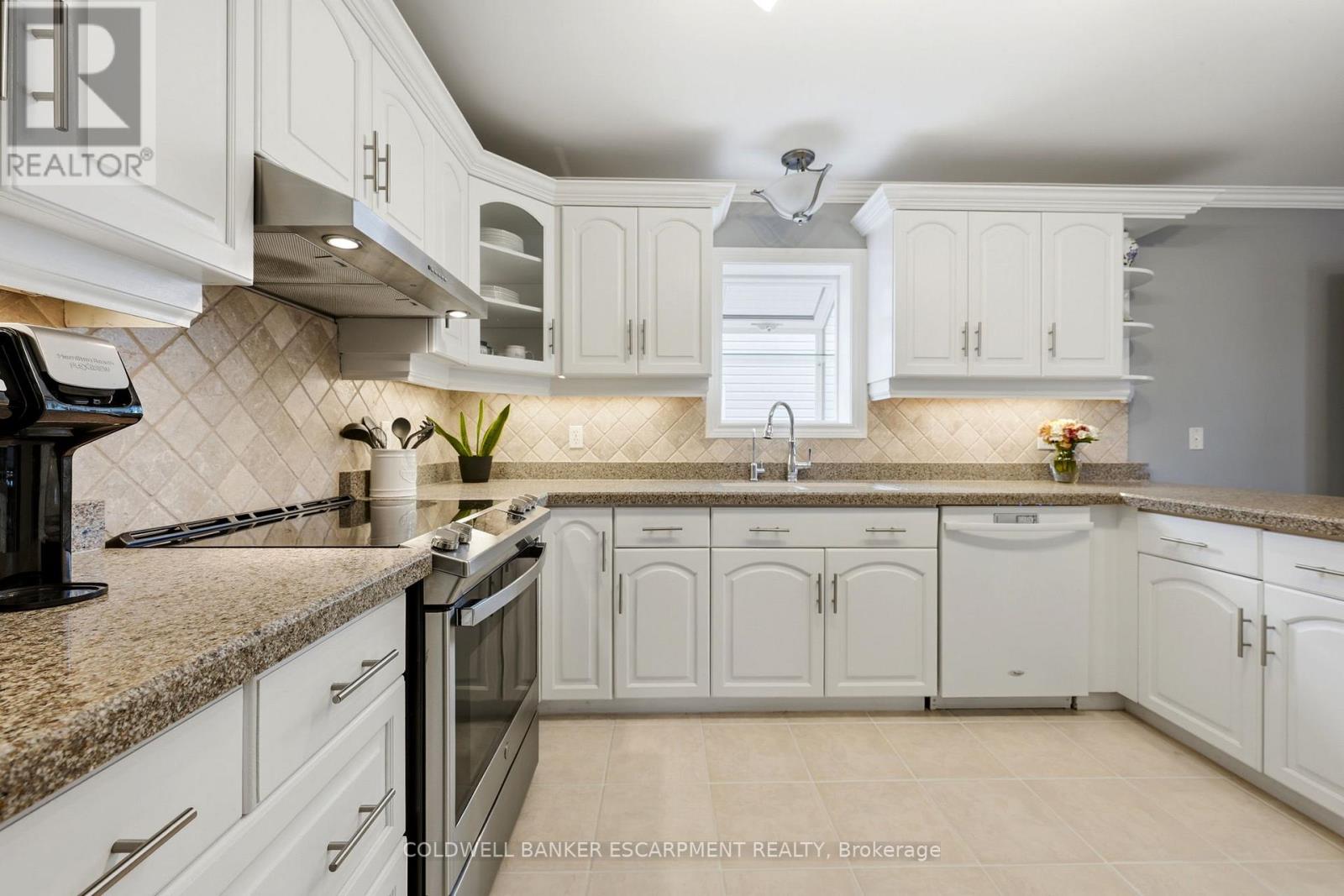 58 Dairy Drive, Halton Hills (Ac Acton), Ontario  L7J 2Y1 - Photo 6 - W13488118