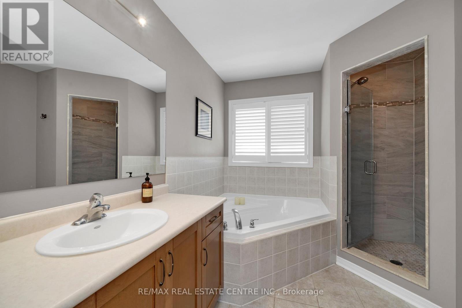 27 Milfoil Street, Halton Hills (Georgetown), Ontario  L7G 6M5 - Photo 13 - W13488120