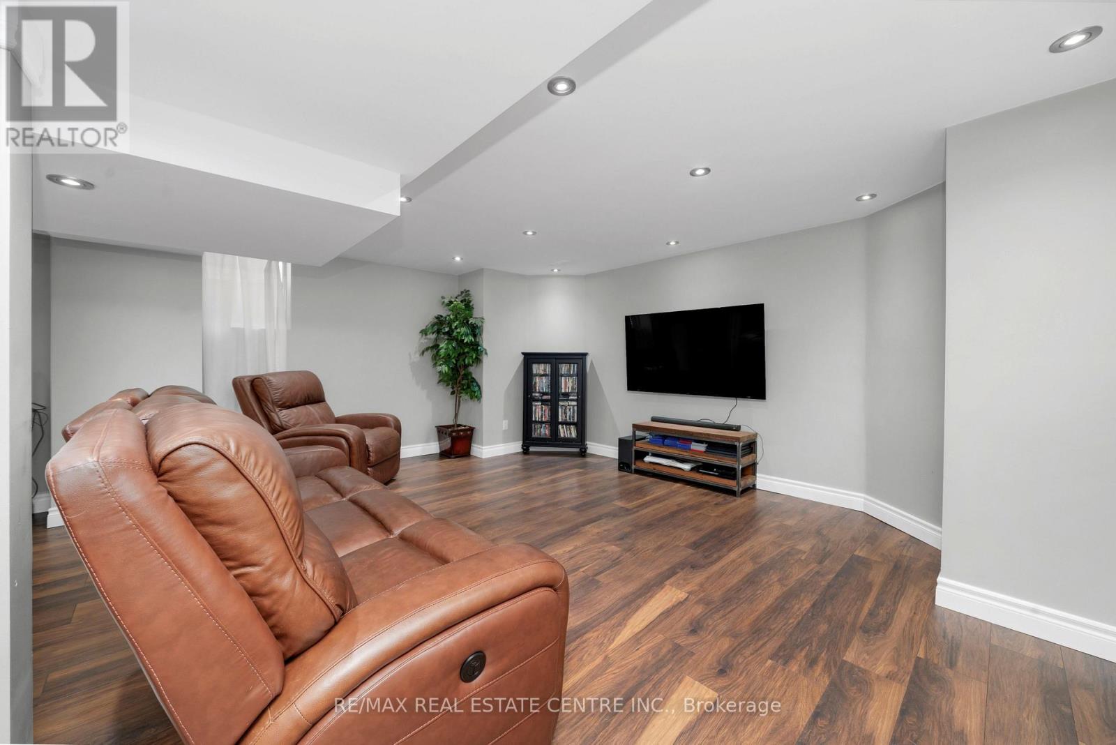 27 Milfoil Street, Halton Hills (Georgetown), Ontario  L7G 6M5 - Photo 17 - W13488120