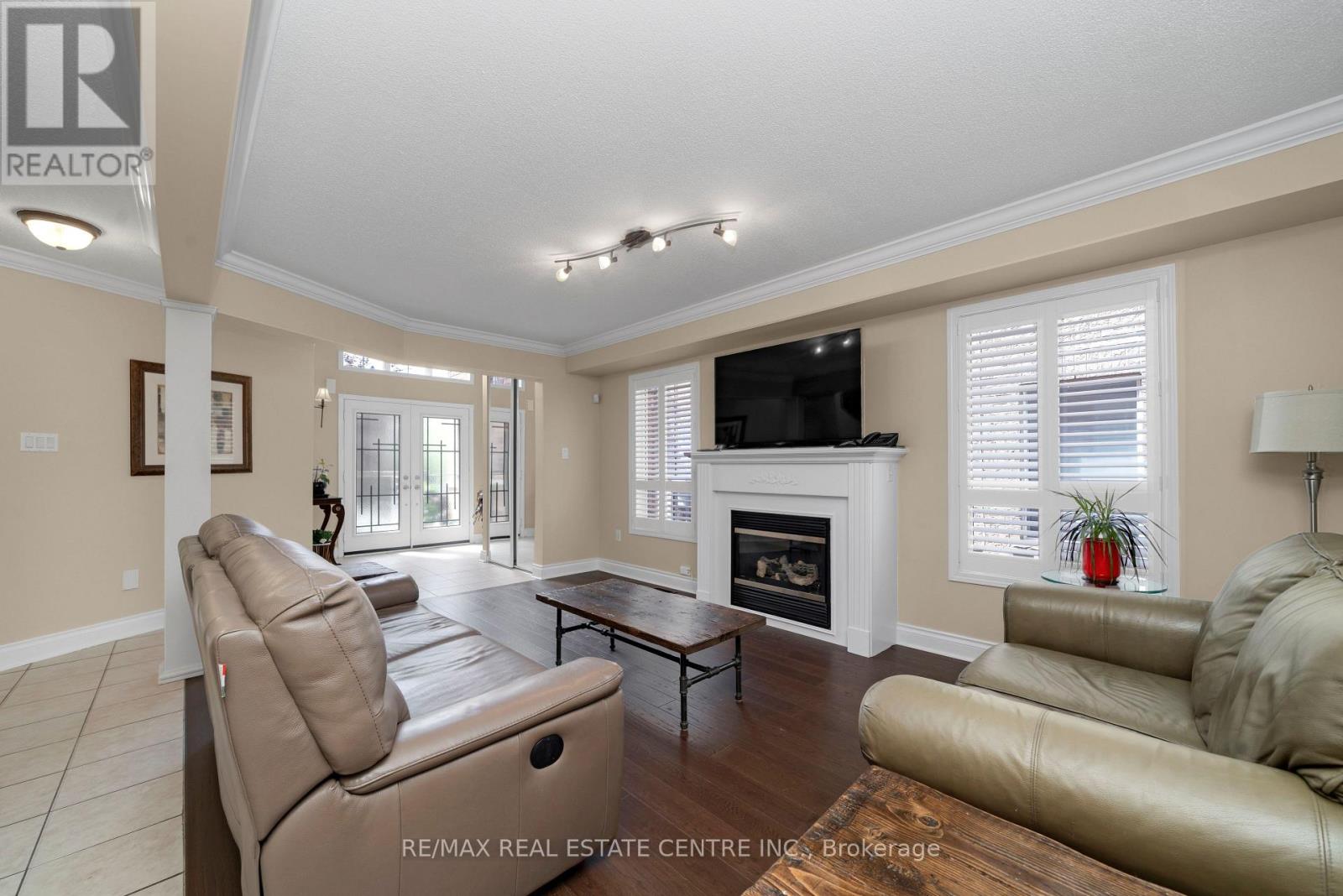 27 Milfoil Street, Halton Hills (Georgetown), Ontario  L7G 6M5 - Photo 5 - W13488120