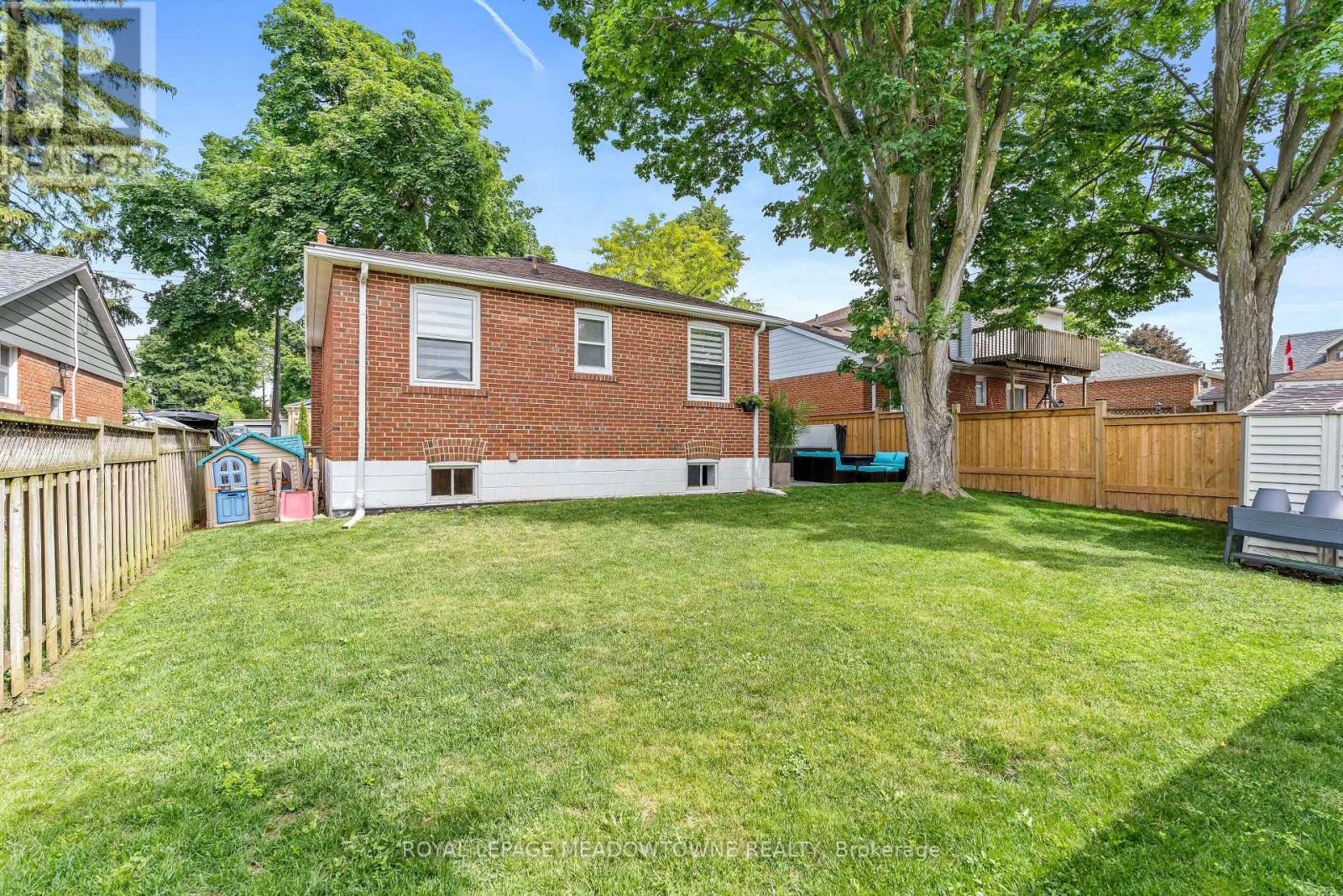35 Henry Street, Halton Hills (Georgetown), Ontario  L7G 2K5 - Photo 36 - W13488188
