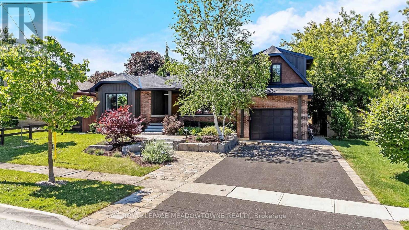 23 Mackenzie Drive, Halton Hills (Georgetown), Ontario  L7G 4C1 - Photo 1 - W13488728