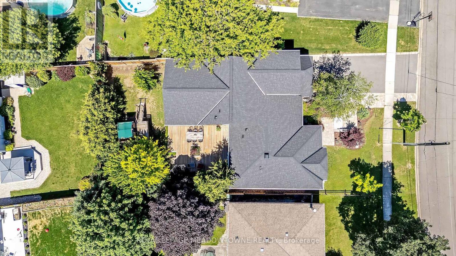 23 Mackenzie Drive, Halton Hills (Georgetown), Ontario  L7G 4C1 - Photo 2 - W13488728