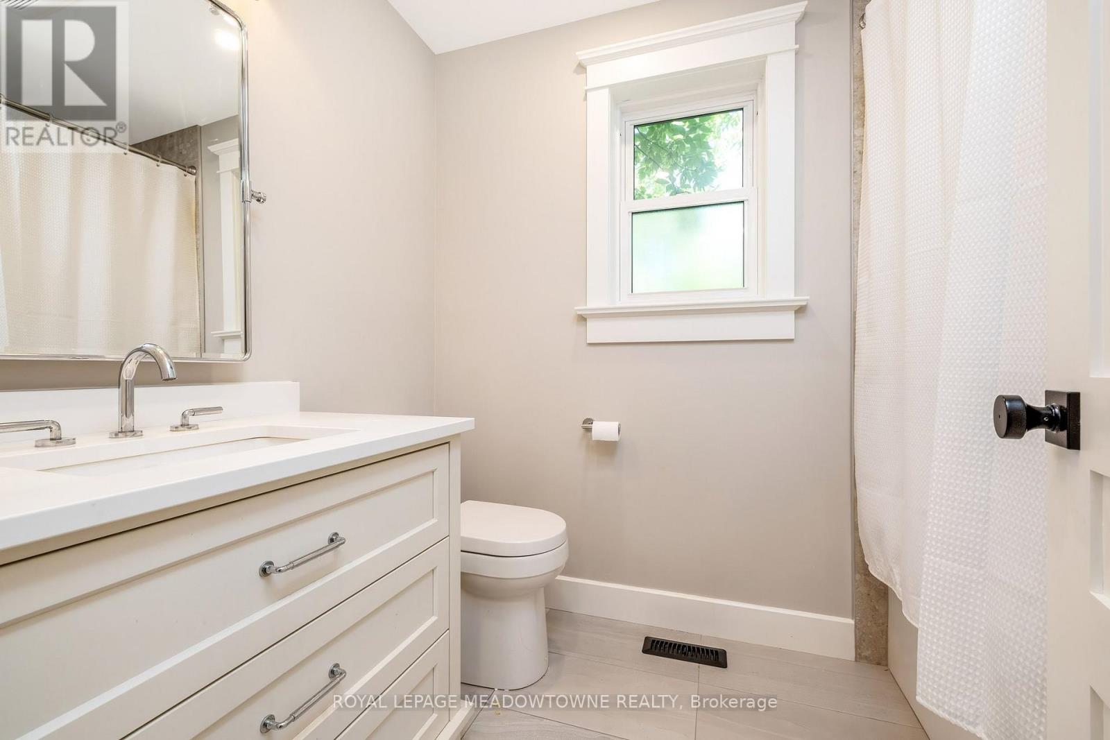 23 Mackenzie Drive, Halton Hills (Georgetown), Ontario  L7G 4C1 - Photo 34 - W13488728
