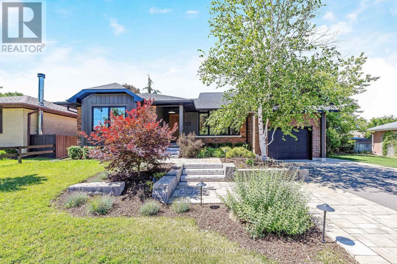 23 Mackenzie Drive, Halton Hills (Georgetown), Ontario  L7G 4C1 - Photo 4 - W13488728