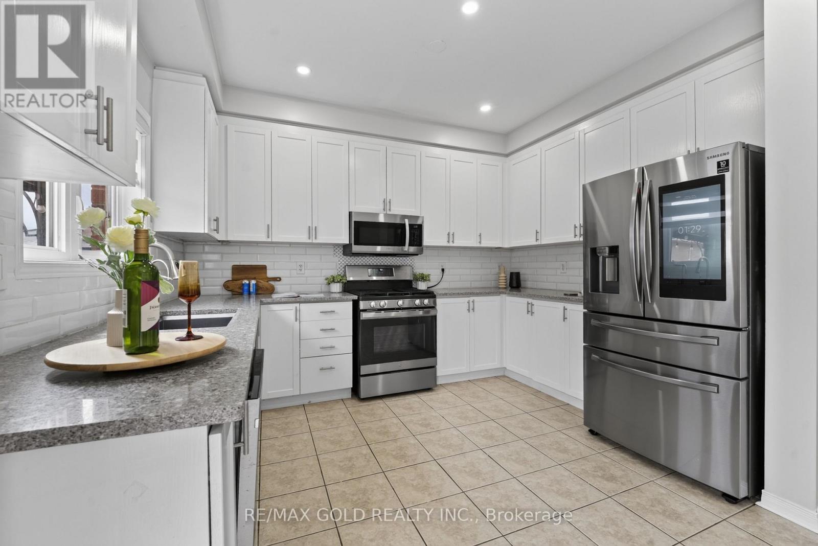 106 Meadowlark Drive, Halton Hills (Georgetown), Ontario  L7G 6N6 - Photo 12 - W13491932