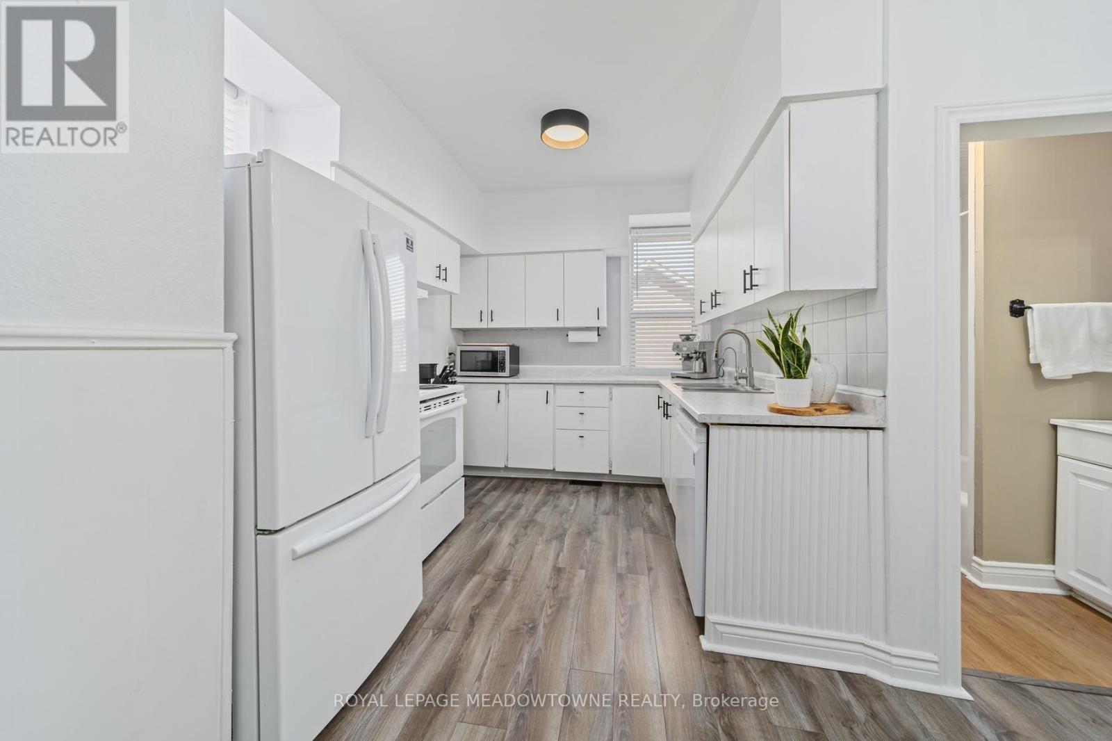 58 Young Street, Halton Hills (Ac Acton), Ontario  L7J 2G6 - Photo 15 - W13493218