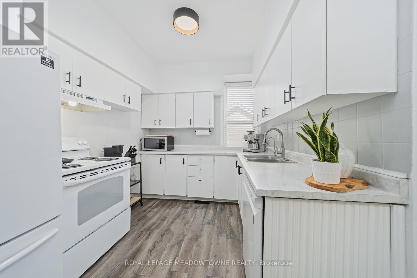 58 Young Street, Halton Hills (Ac Acton), Ontario  L7J 2G6 - Photo 16 - W13493218