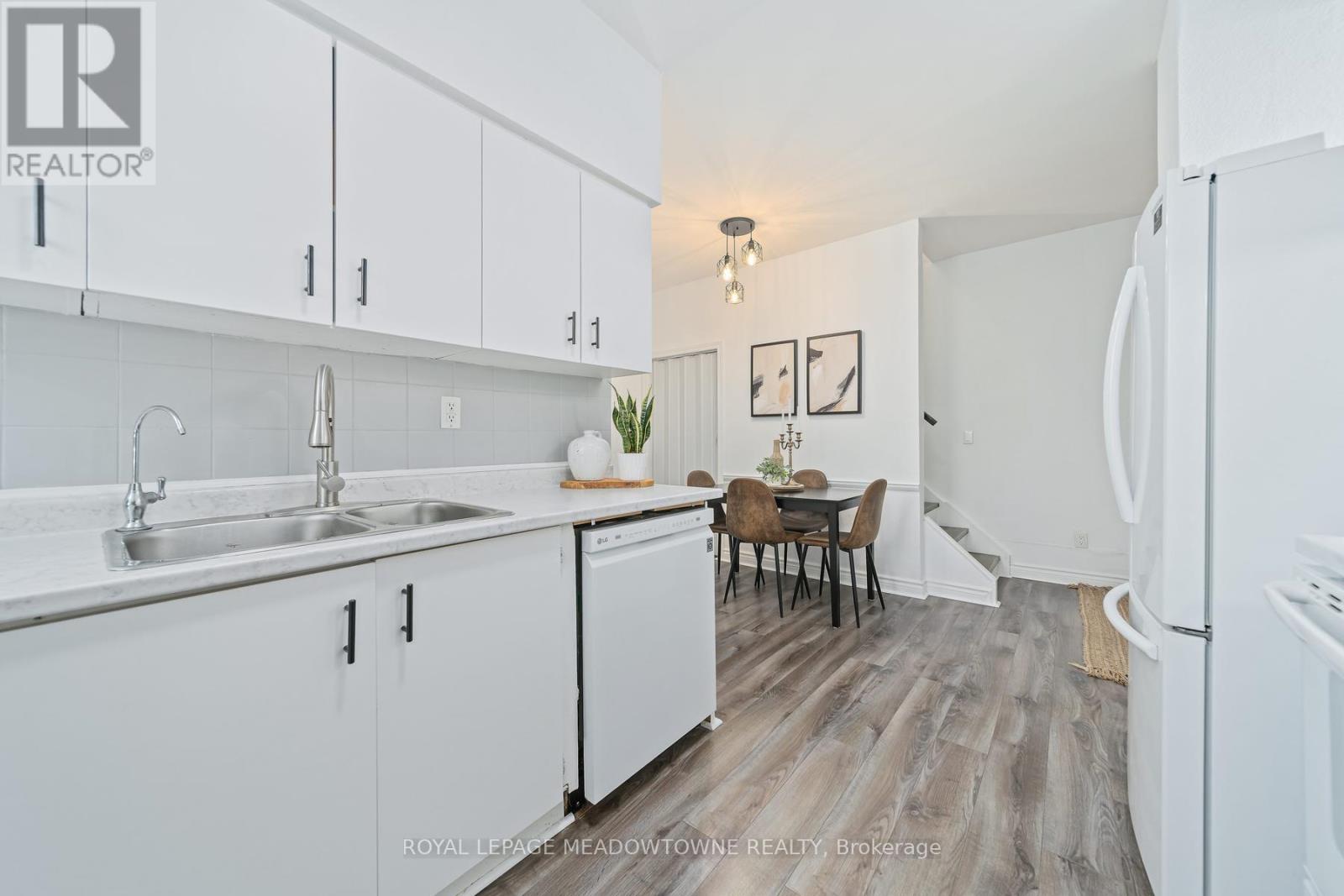 58 Young Street, Halton Hills (Ac Acton), Ontario  L7J 2G6 - Photo 18 - W13493218