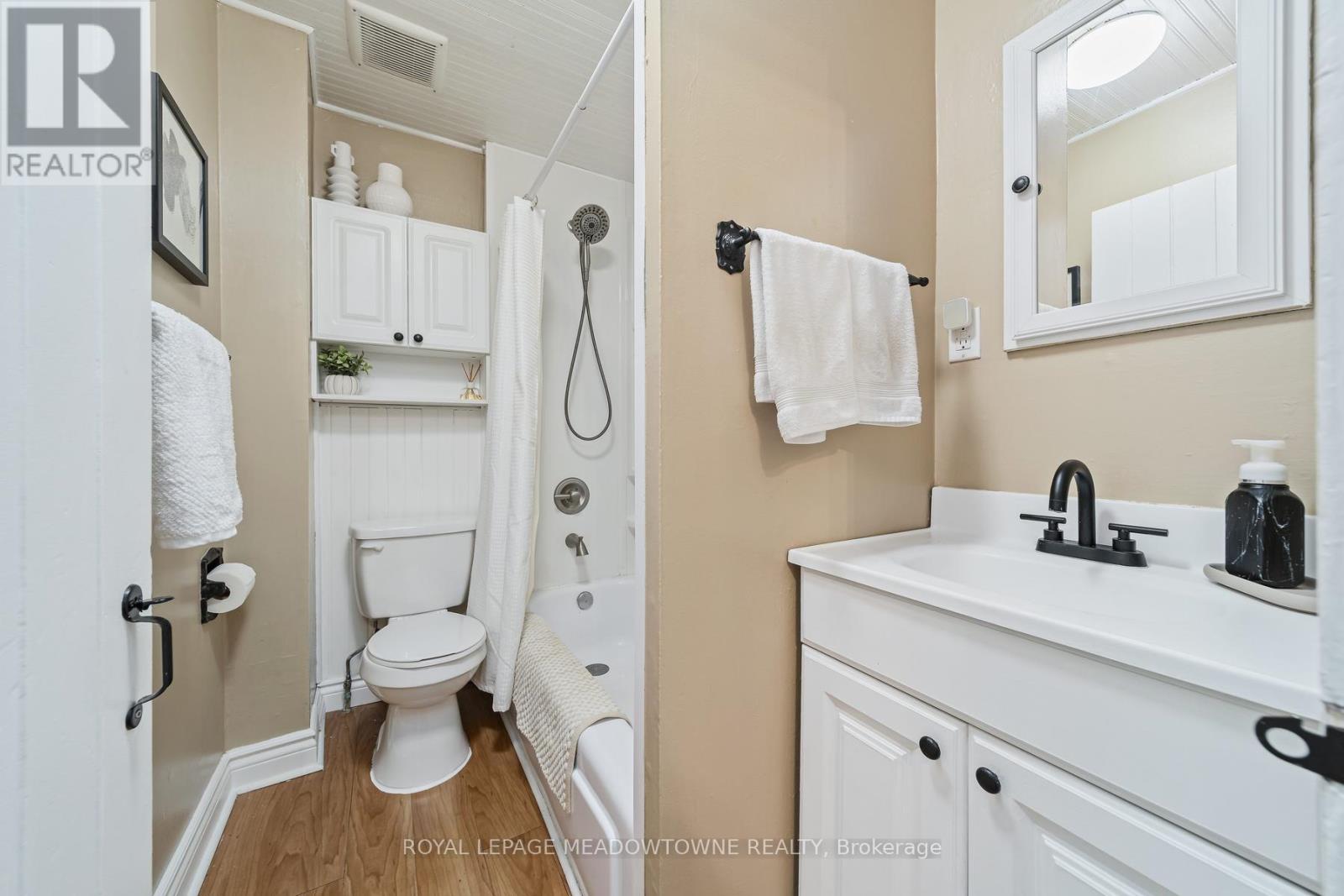 58 Young Street, Halton Hills (Ac Acton), Ontario  L7J 2G6 - Photo 21 - W13493218