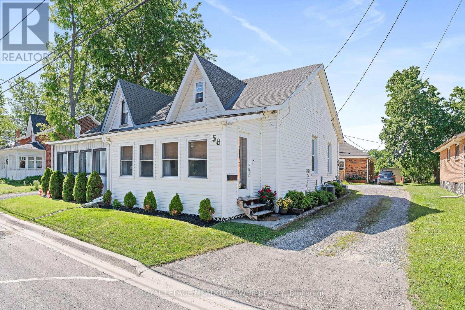 58 Young Street, Halton Hills (Ac Acton), Ontario  L7J 2G6 - Photo 3 - W13493218