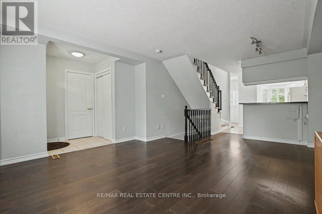 10 - 76 River Drive, Halton Hills (Georgetown), Ontario  L7G 2J2 - Photo 11 - W13493264