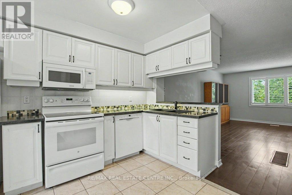 10 - 76 River Drive, Halton Hills (Georgetown), Ontario  L7G 2J2 - Photo 4 - W13493264