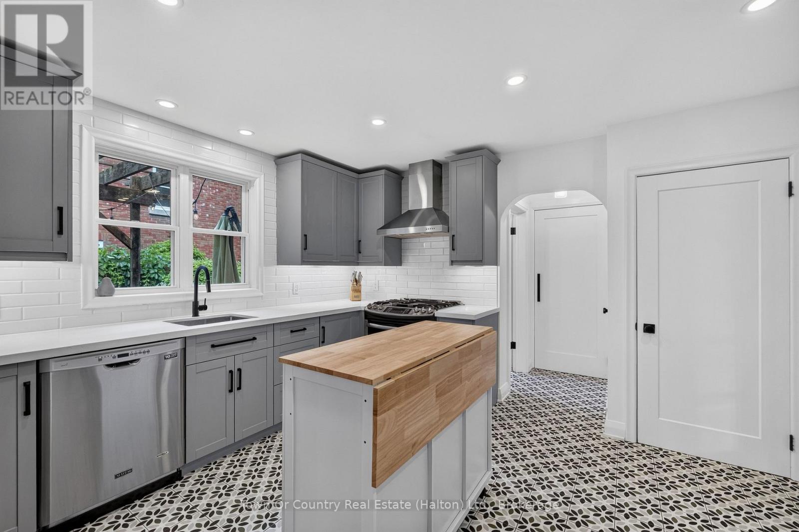 36 Willow Street N, Halton Hills (Ac Acton), Ontario  L7J 1Z7 - Photo 17 - W13494576