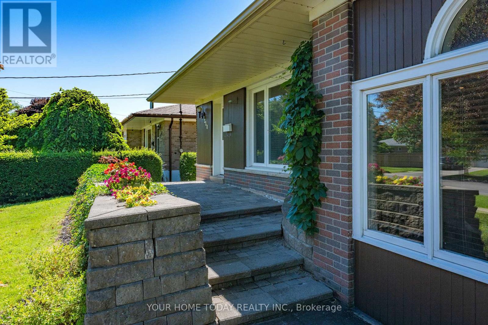 338 Delrex Boulevard, Halton Hills (Georgetown), Ontario  L7G 4H4 - Photo 2 - W13501304