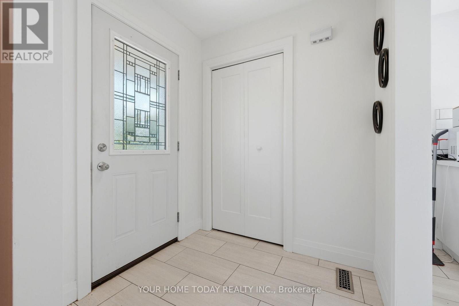 338 Delrex Boulevard, Halton Hills (Georgetown), Ontario  L7G 4H4 - Photo 4 - W13501304