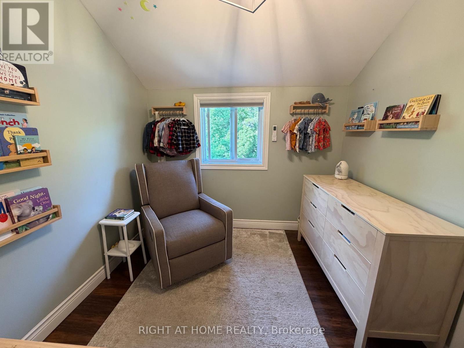 92 Main Street N, Halton Hills (Ac Acton), Ontario  L7G 3E4 - Photo 27 - W13501456