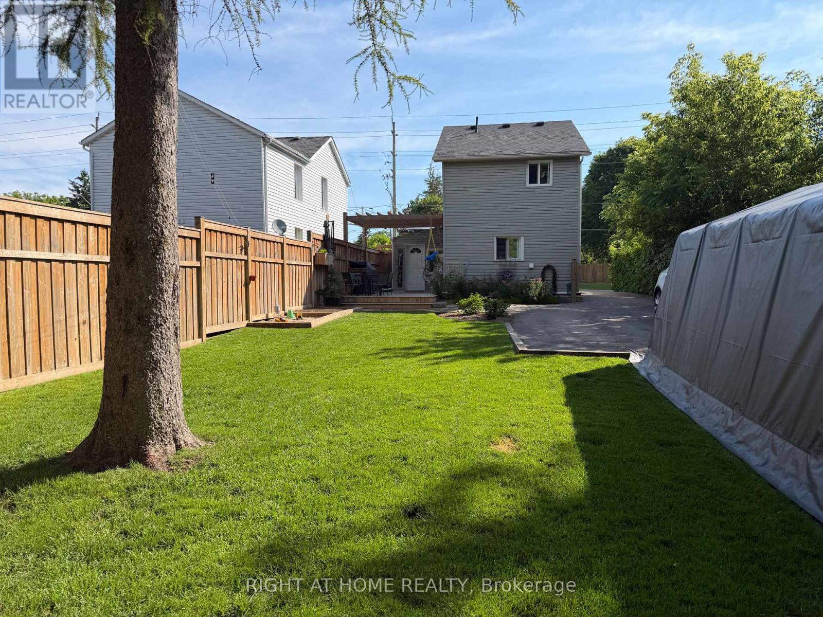 92 Main Street N, Halton Hills (Ac Acton), Ontario  L7G 3E4 - Photo 3 - W13501456