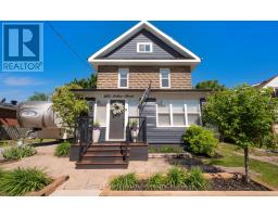 <div class="price">$1,175,000</div> 265 Arthur Street, Halton Hills (Ac Acton)<br><div style="margin-bottom:8px;"><small>Royal LePage Signature Realty</small></div><div class='bed_bath'>4 Bed | 4 Bath</div>