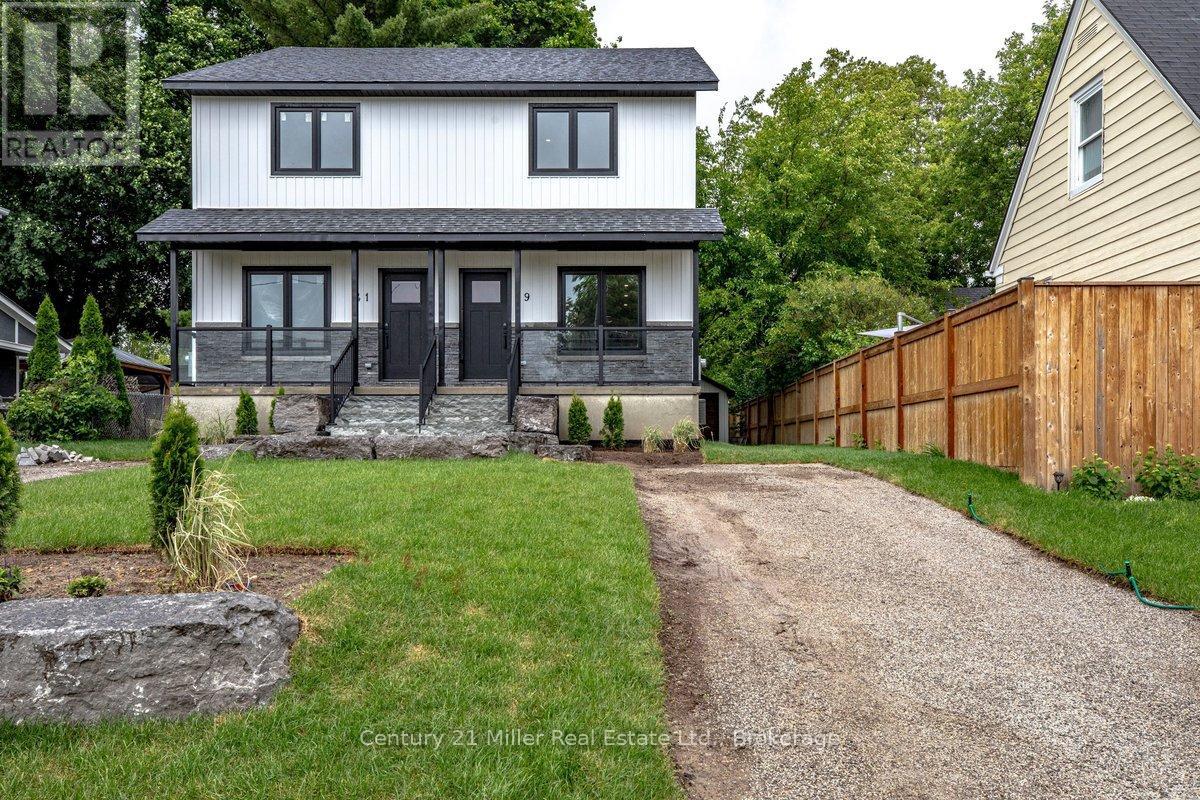 39 Victoria Street, Halton Hills (Georgetown), Ontario  L7G 3N5 - Photo 2 - W13507184