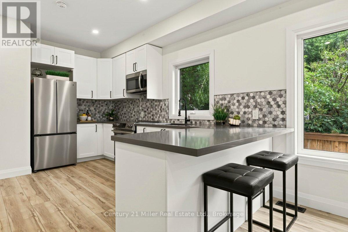 39 Victoria Street, Halton Hills (Georgetown), Ontario  L7G 3N5 - Photo 9 - W13507184