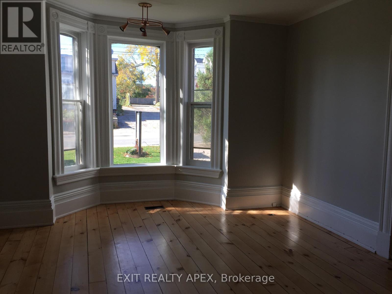 2 - 87 Main Street N, Milton (Campbellville), Ontario  L0P 1B0 - Photo 3 - W13515930