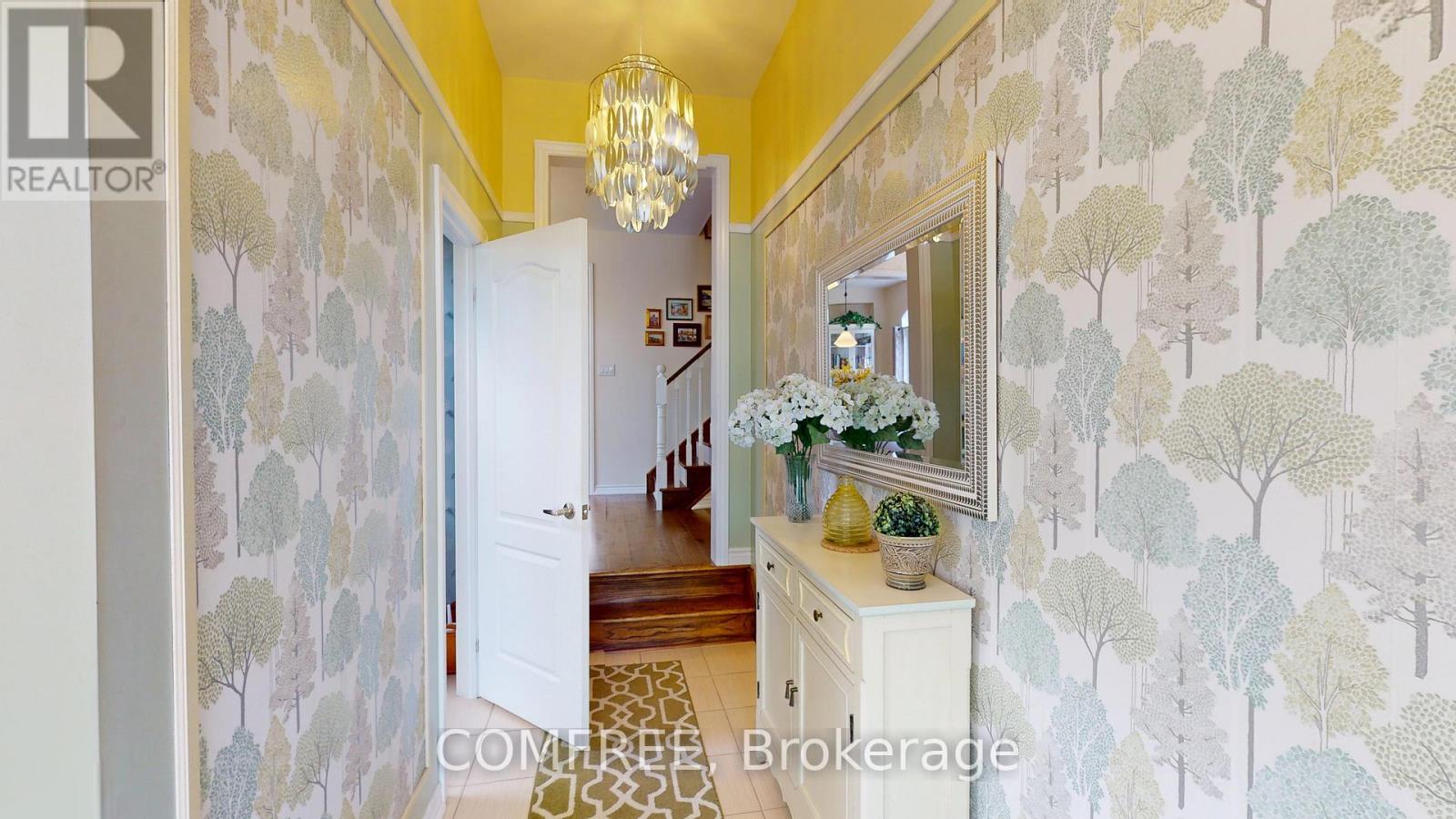 16 Ridgegate Crescent, Halton Hills (Georgetown), Ontario  L7G 0L1 - Photo 3 - W13516210