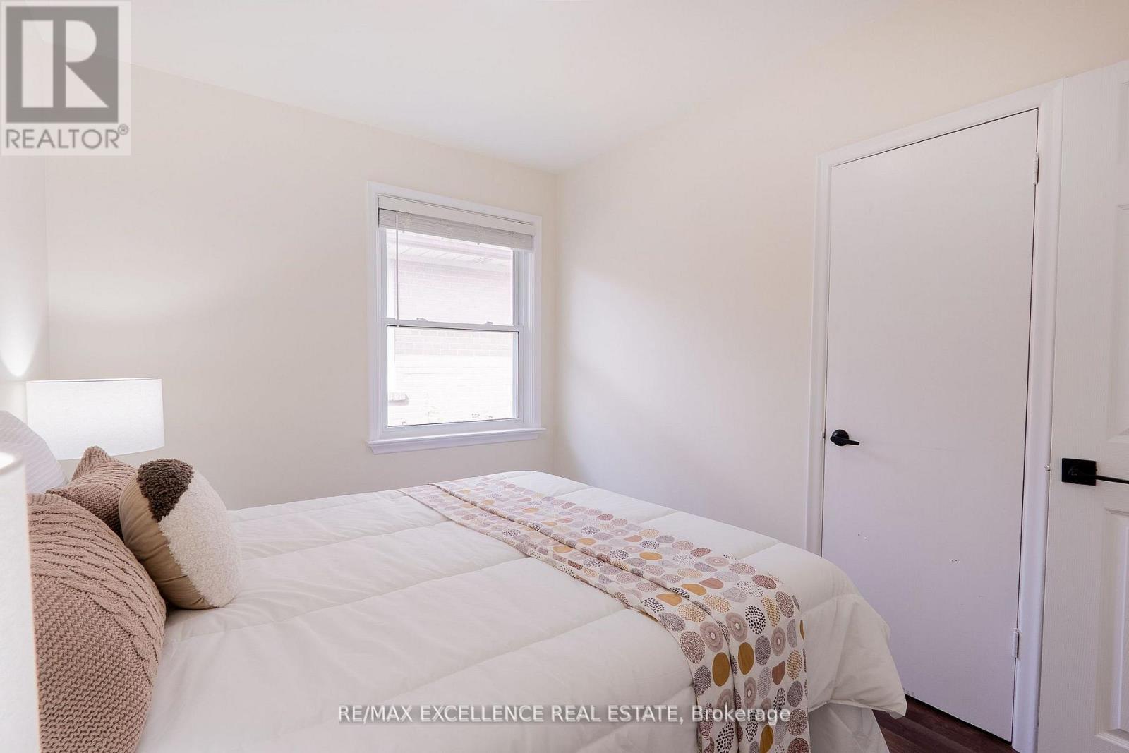 431 Delrex Boulevard, Halton Hills (Georgetown), Ontario  L7G 4J1 - Photo 16 - W13520308