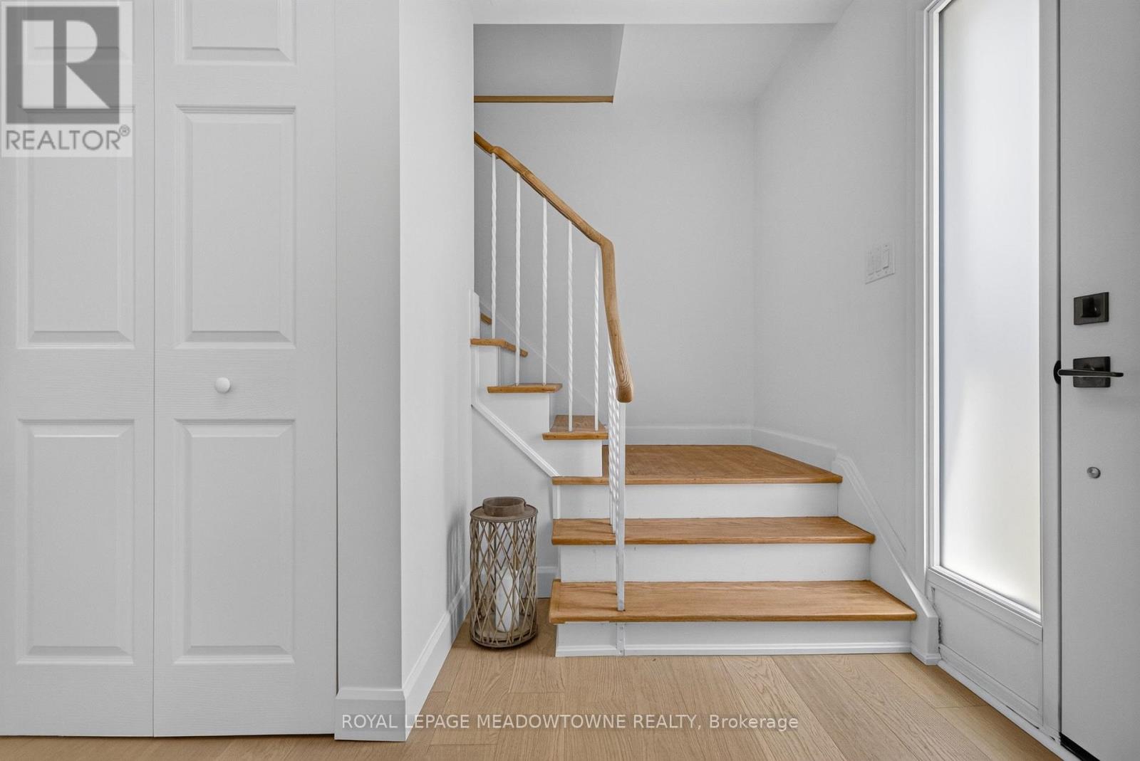 377 Delrex Boulevard, Halton Hills (Georgetown), Ontario  L7G 4H6 - Photo 16 - W13523442