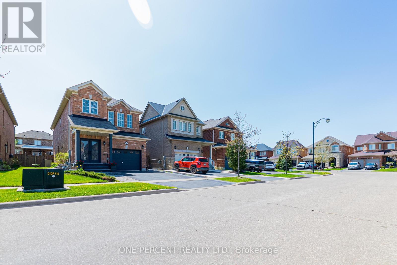 6 Duffel Crescent, Halton Hills (Georgetown), Ontario  L7G 0H7 - Photo 2 - W13525302