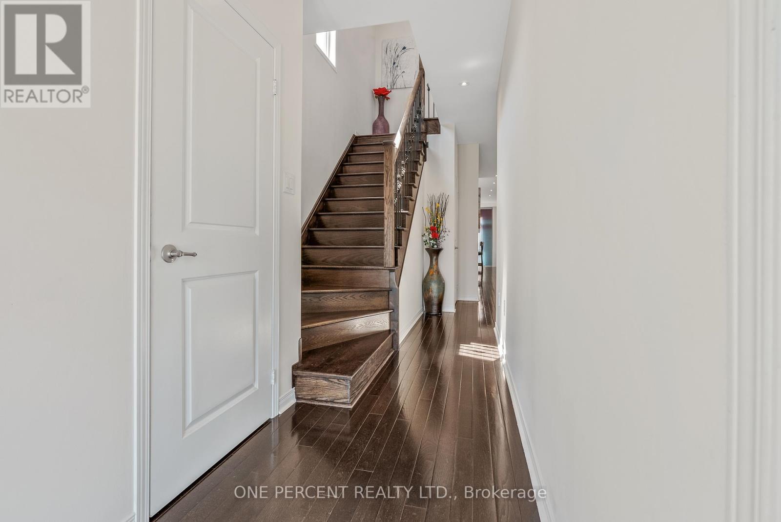 6 Duffel Crescent, Halton Hills (Georgetown), Ontario  L7G 0H7 - Photo 5 - W13525302