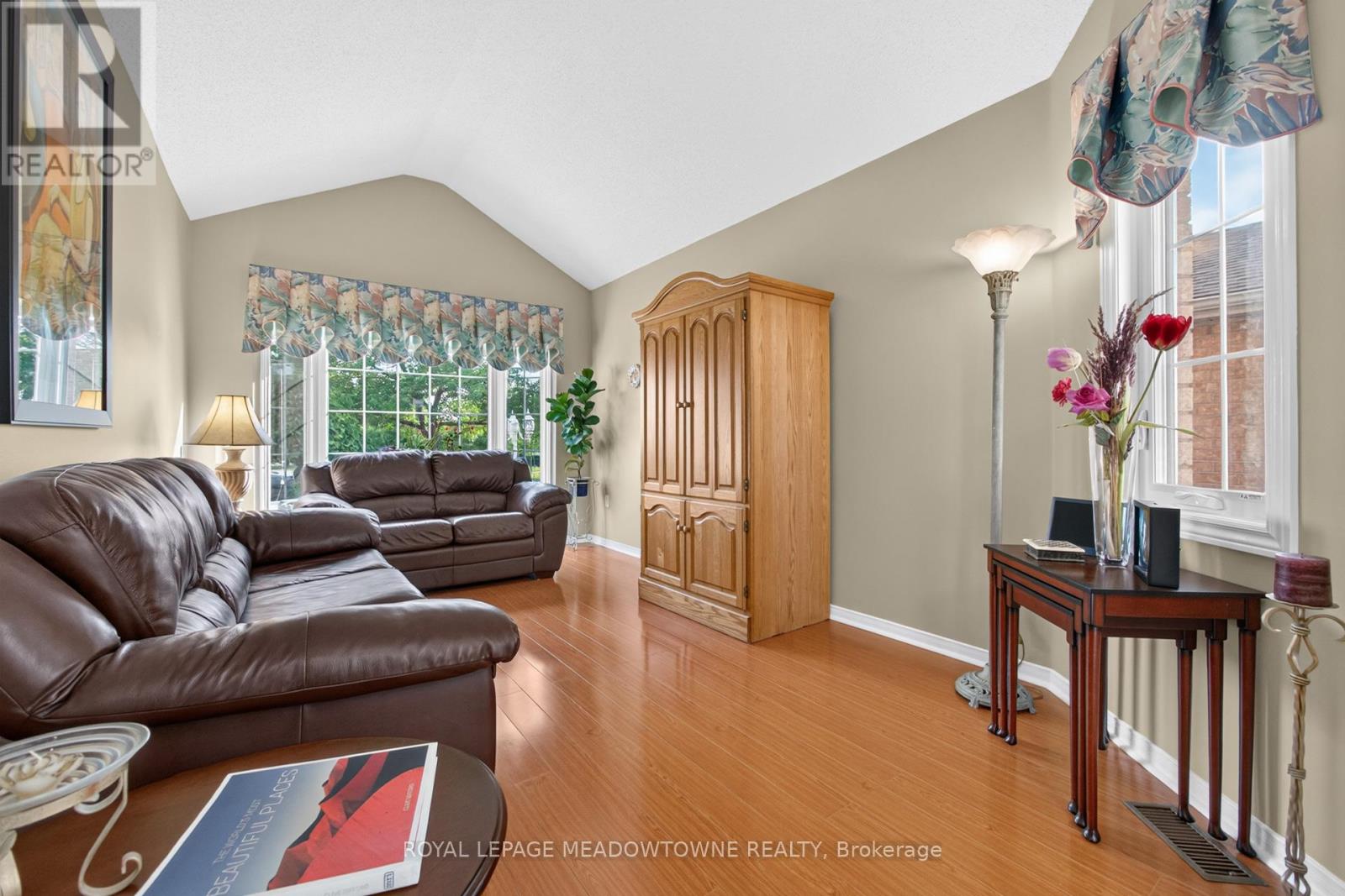 82 Miller Drive, Halton Hills (Georgetown), Ontario  L7G 5T2 - Photo 10 - W13525458