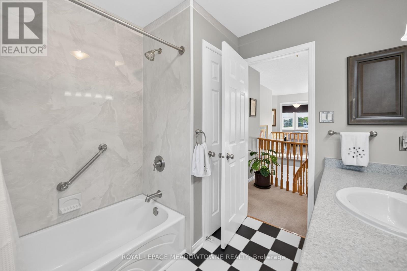 82 Miller Drive, Halton Hills (Georgetown), Ontario  L7G 5T2 - Photo 35 - W13525458