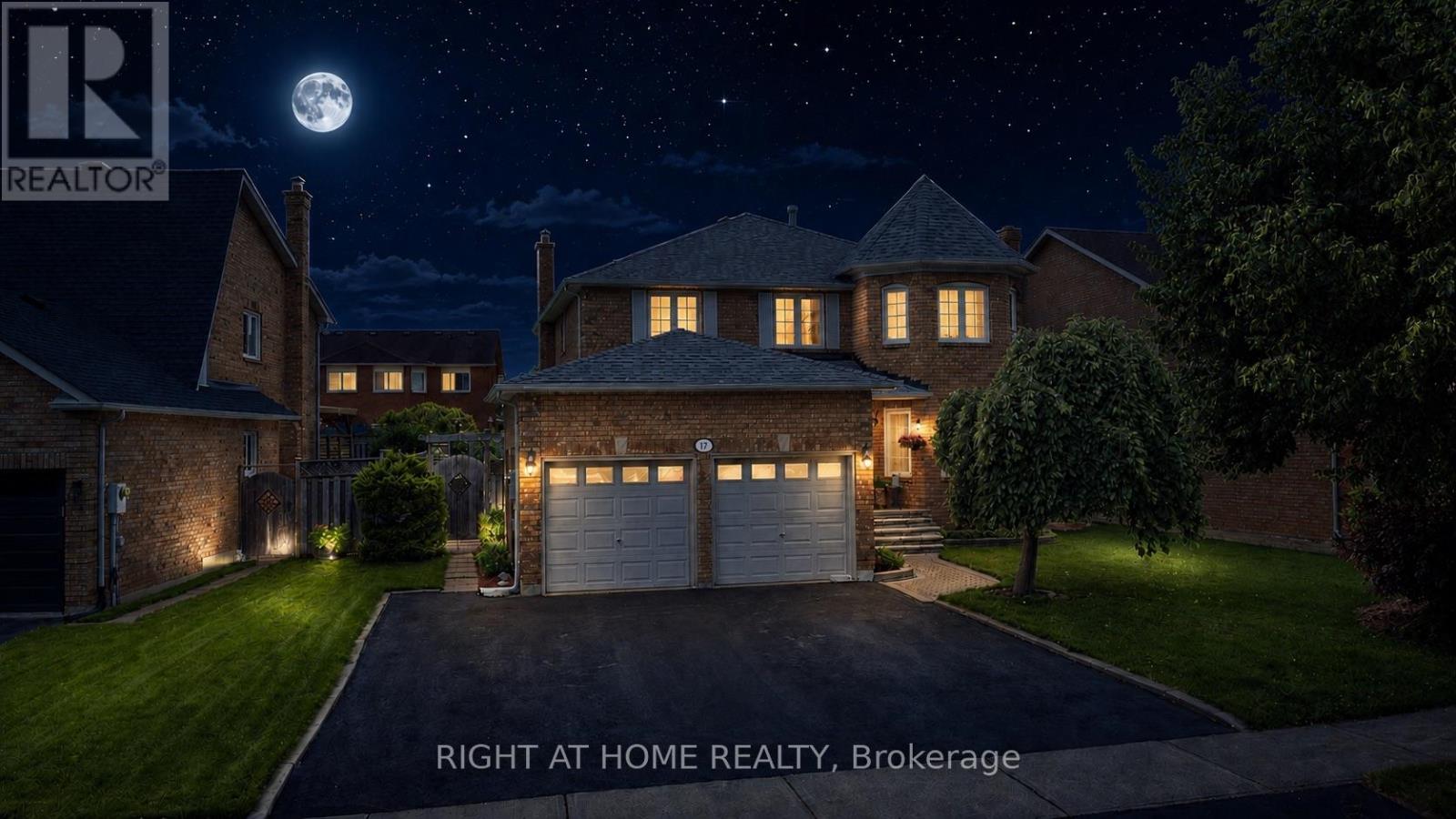 17 Eaton Street, Halton Hills (Georgetown), Ontario  L7G 5L4 - Photo 1 - W13535660