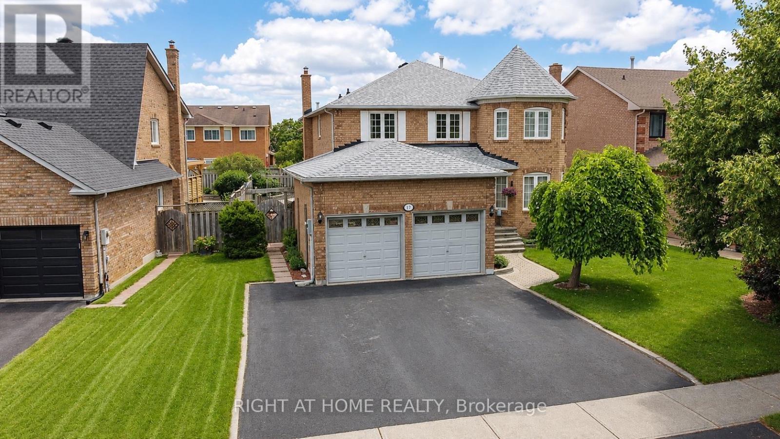 17 Eaton Street, Halton Hills (Georgetown), Ontario  L7G 5L4 - Photo 2 - W13535660