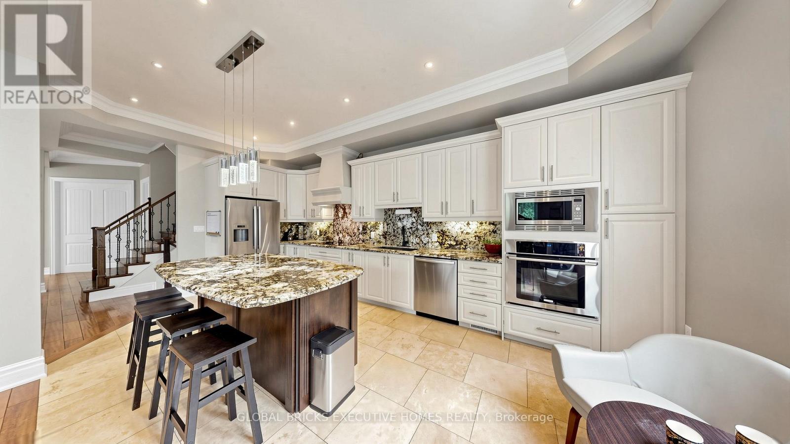 33 Ann Street, Halton Hills (Georgetown), Ontario  L7G 2V3 - Photo 10 - W13536116