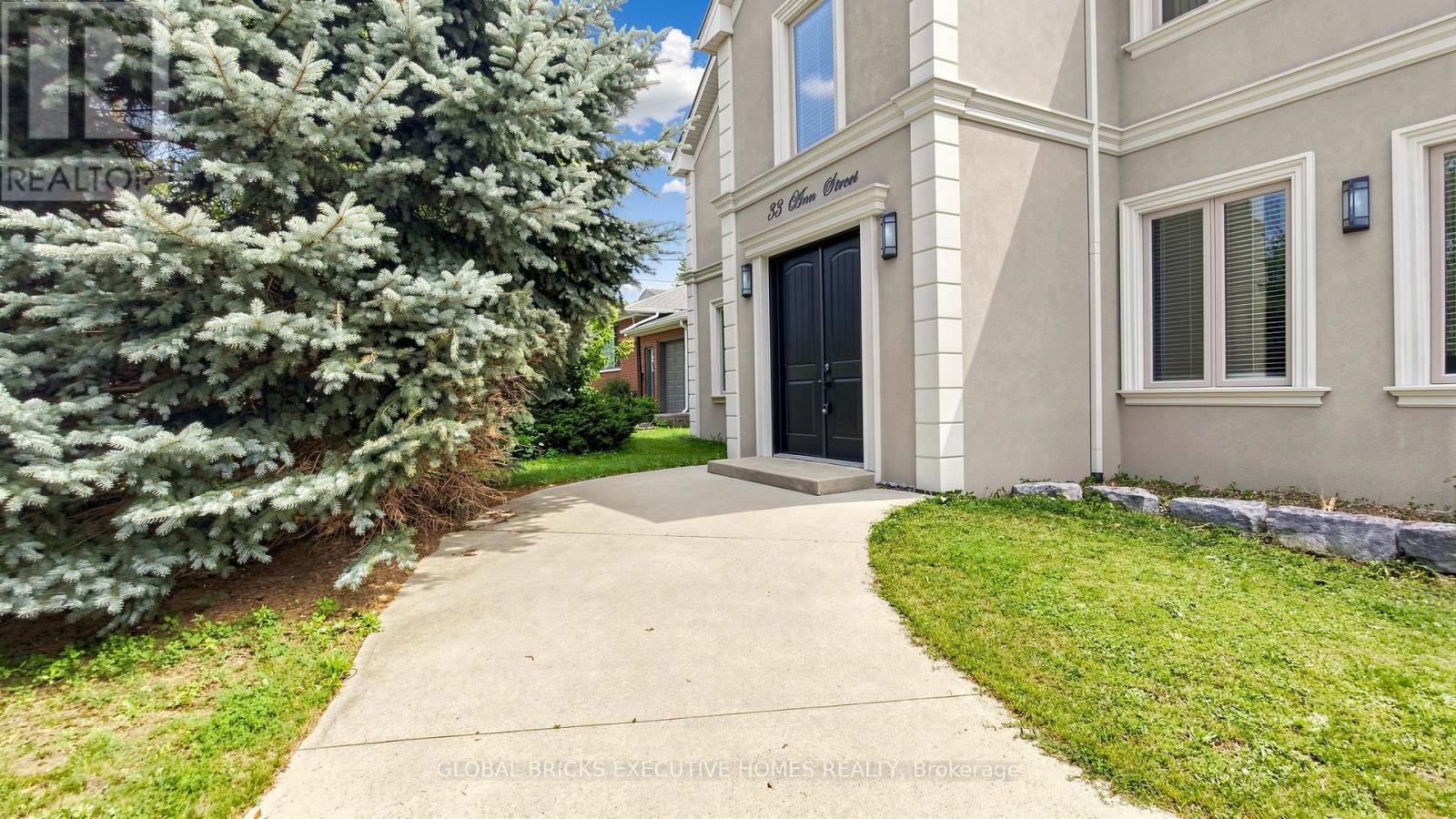 33 Ann Street, Halton Hills (Georgetown), Ontario  L7G 2V3 - Photo 2 - W13536116