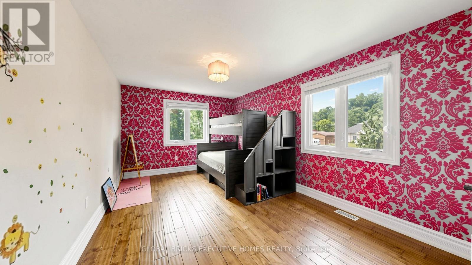 33 Ann Street, Halton Hills (Georgetown), Ontario  L7G 2V3 - Photo 31 - W13536116