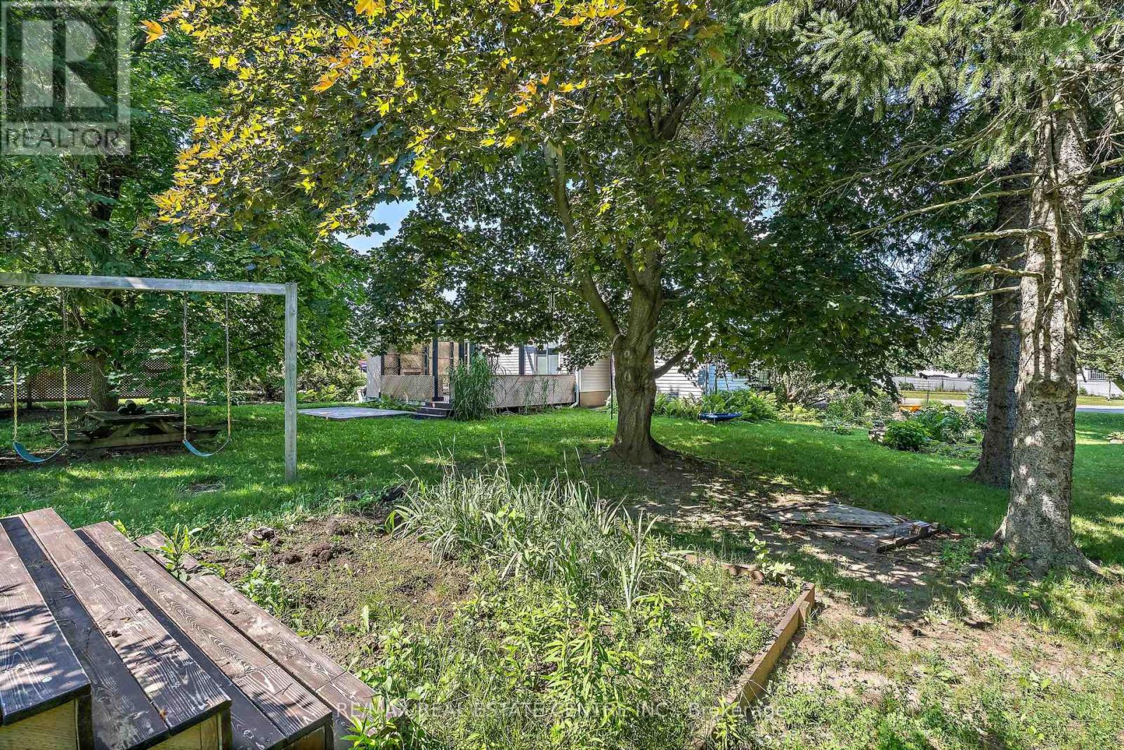 196 Main Street N, Halton Hills (Ac Acton), Ontario  L7J 1W8 - Photo 37 - W13538160
