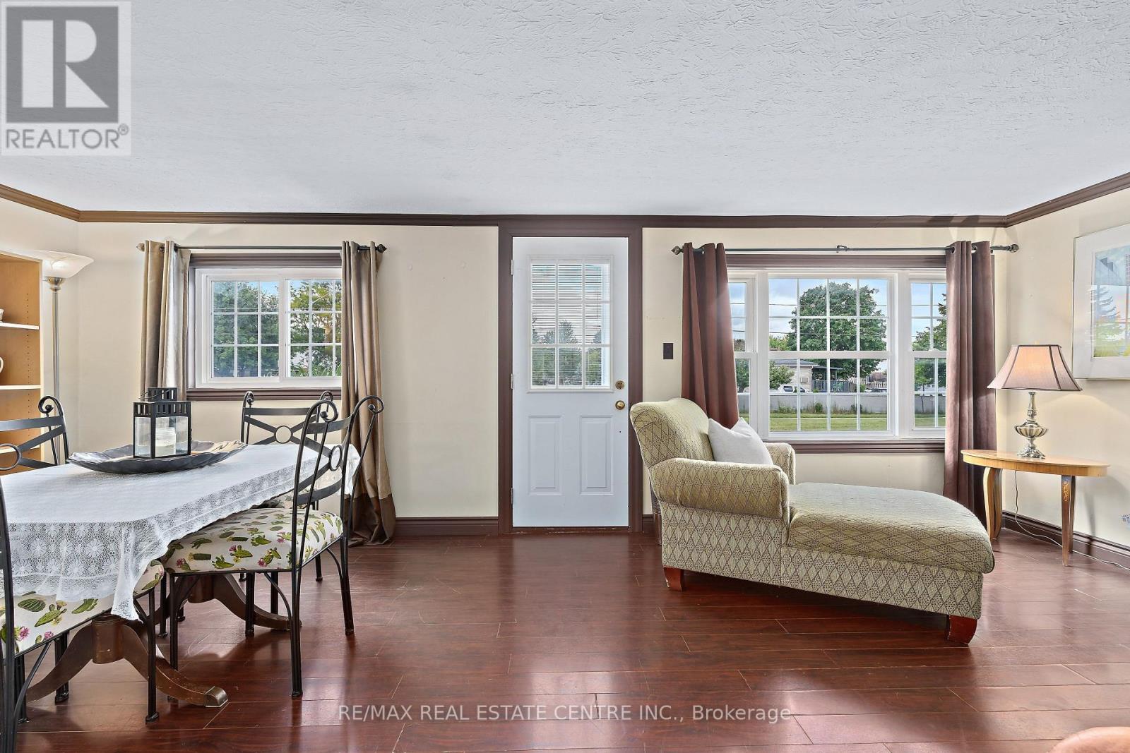 196 Main Street N, Halton Hills (Ac Acton), Ontario  L7J 1W8 - Photo 8 - W13538160