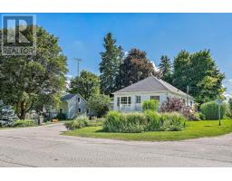 <div class="price">$539,900</div> 196 Main Street N, Halton Hills (Ac Acton)<br><div style="margin-bottom:8px;"><small>RE/MAX Real Estate Centre Inc.</small></div><div class='bed_bath'>3 Bed | 1 Bath</div>
