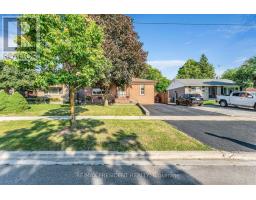 <div class="price">$979,000</div> 163 Prince Charles Drive, Halton Hills (Georgetown)<br><div style="margin-bottom:8px;"><small>RE/MAX President Realty</small></div><div class='bed_bath'>5 Bed | 3 Bath</div>