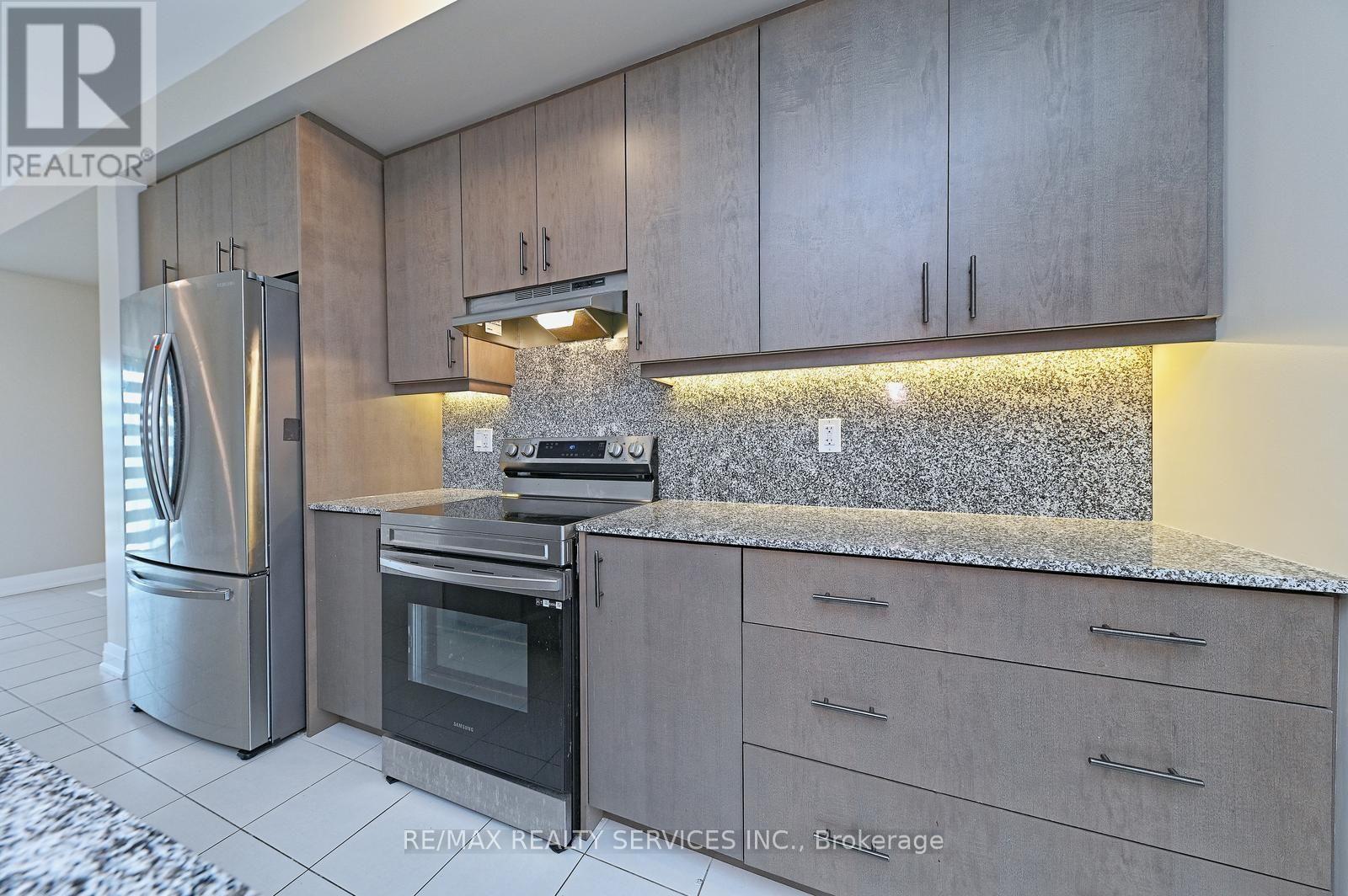 52 Humberstone Drive, Halton Hills (Georgetown), Ontario  L7G 0P6 - Photo 14 - W13542832