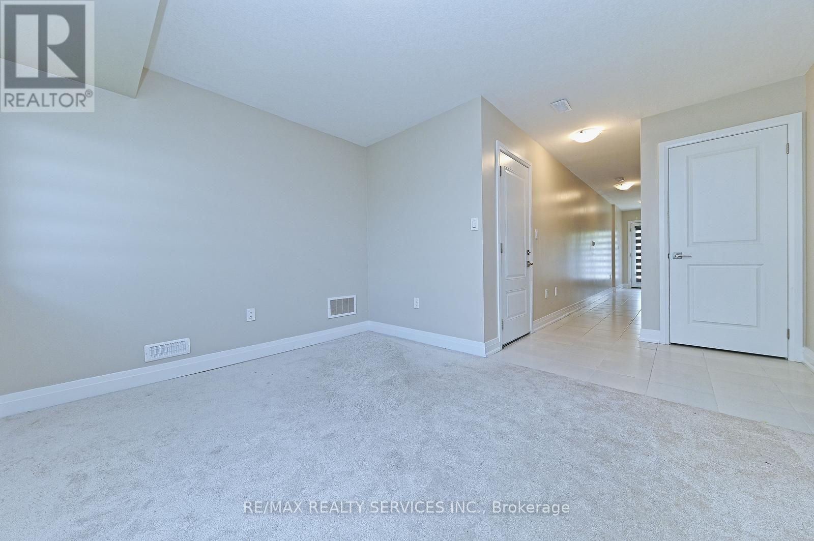 52 Humberstone Drive, Halton Hills (Georgetown), Ontario  L7G 0P6 - Photo 6 - W13542832