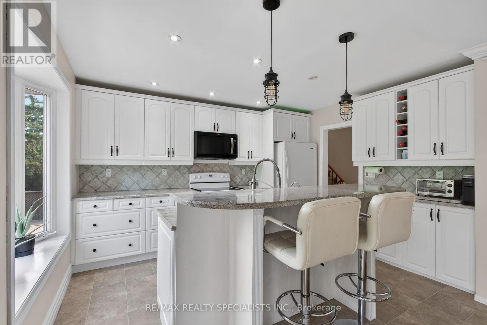 24 Regan Crescent, Halton Hills (Georgetown), Ontario  L7G 1B1 - Photo 11 - W13543154