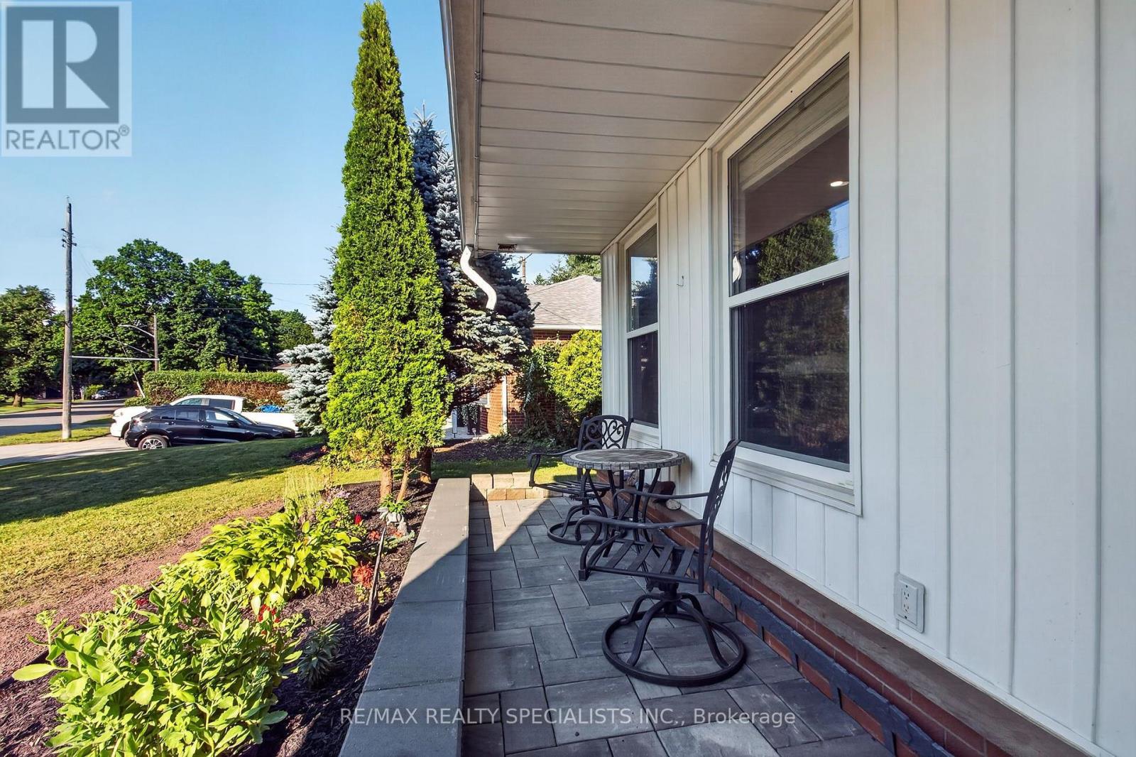 24 Regan Crescent, Halton Hills (Georgetown), Ontario  L7G 1B1 - Photo 4 - W13543154