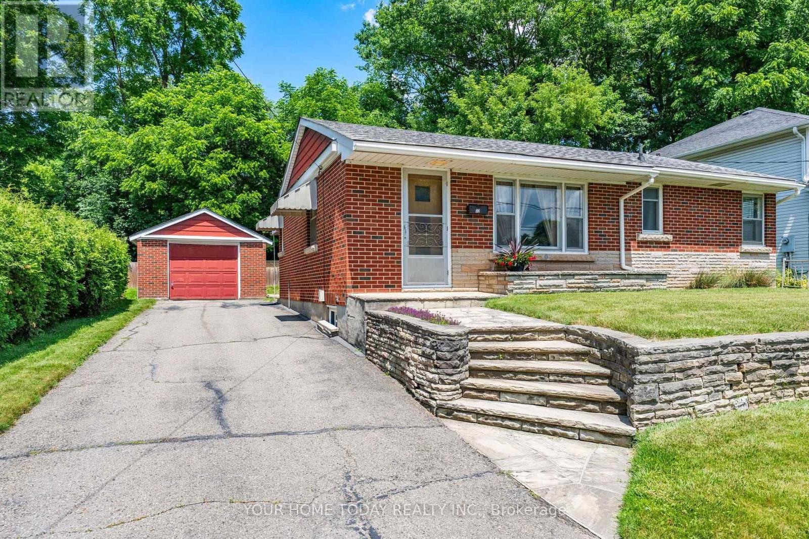 32 Dayfoot Drive, Halton Hills (Georgetown), Ontario  L7G 2L1 - Photo 1 - W13543276