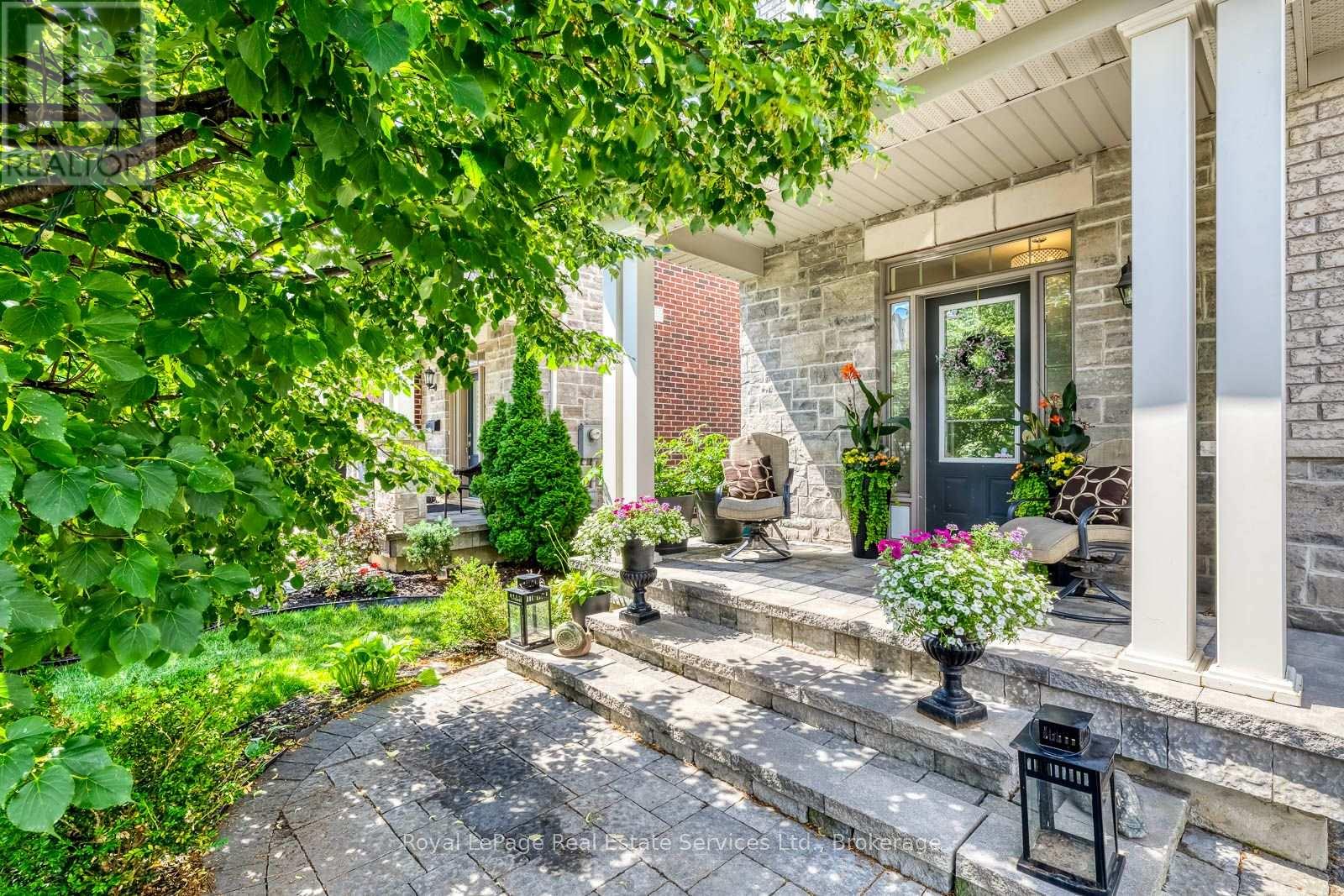 23 Diamond Leaf Lane, Halton Hills (Georgetown), Ontario  L7G 0G7 - Photo 2 - W13543480